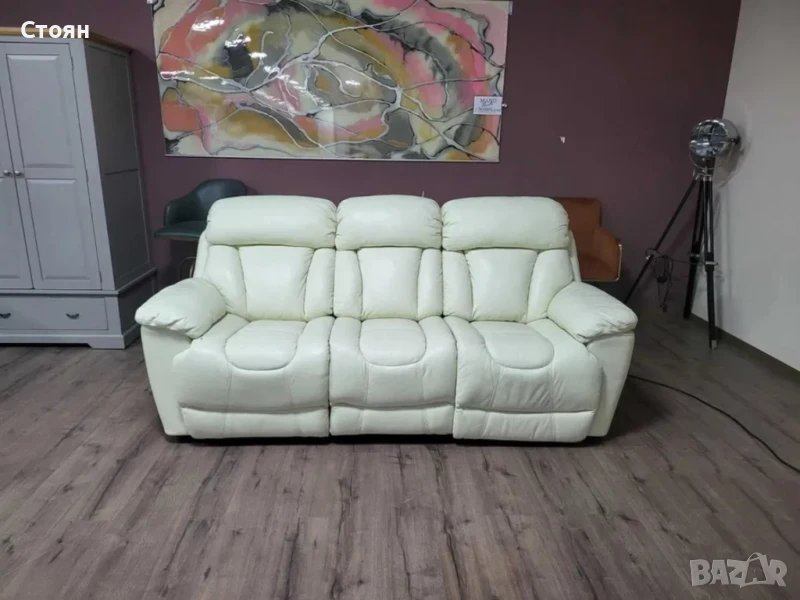 Светло кремав кожен диван тройка с електрически релаксиращ механизъм, снимка 1