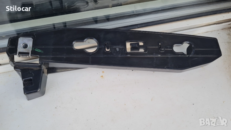 Държач Opel Corsa F 19-23г задна броня десен, снимка 1