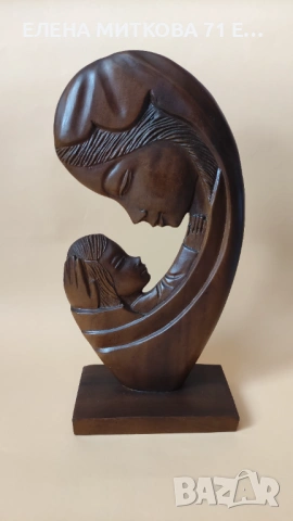 Дървена фигура на Св.Богородица и Младенеца