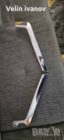 лайсни в предна решетка за тойота хайлукс, снимка 2 - Части - 52209395