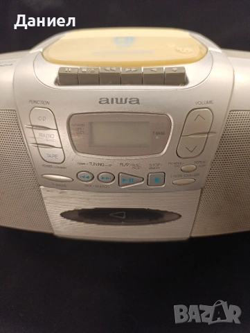 Касетофон Aiwa, снимка 2 - Радиокасетофони, транзистори - 53880225