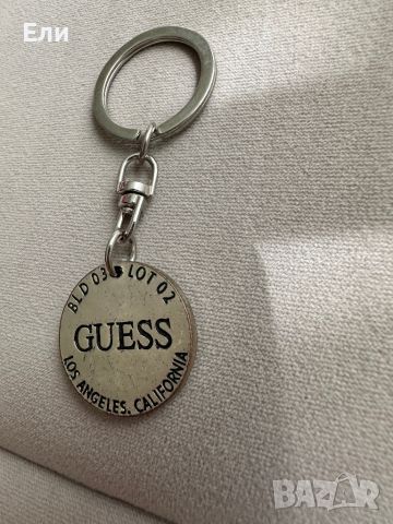 Guess ключодържател, снимка 3 - Други - 46576133