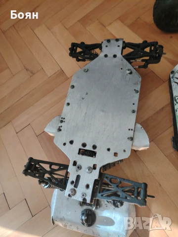 Rc бъги 1/10, снимка 9 - Коли, камиони, мотори, писти - 53752849