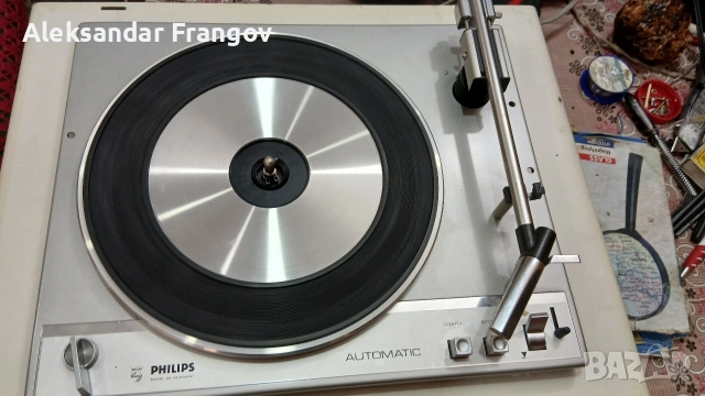 грамофон с усилвател PHILIPS automatic, снимка 3 - Грамофони - 53822345