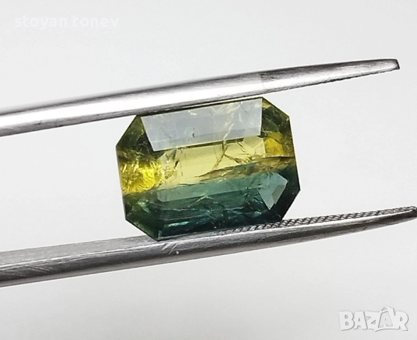 Рядък ненагряван двуцветен сапфир 3.29кт.! Сертифициран! нов!