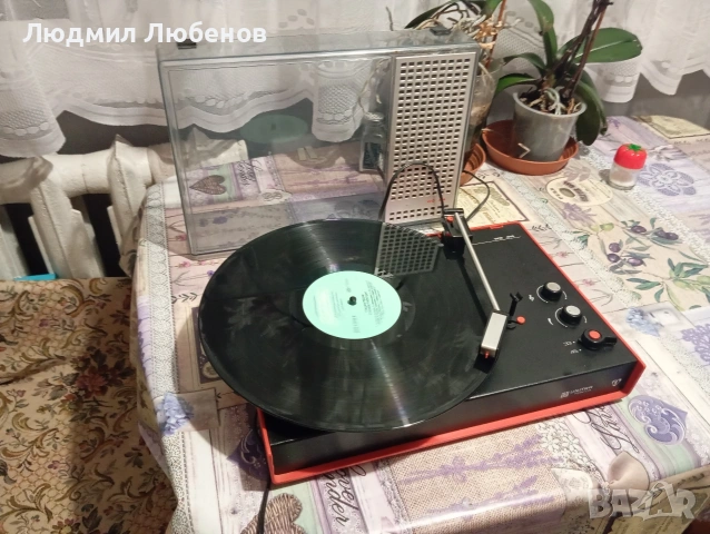 Малък преносим грамофон Unitra от 1977г., снимка 5 - Грамофони - 53373369