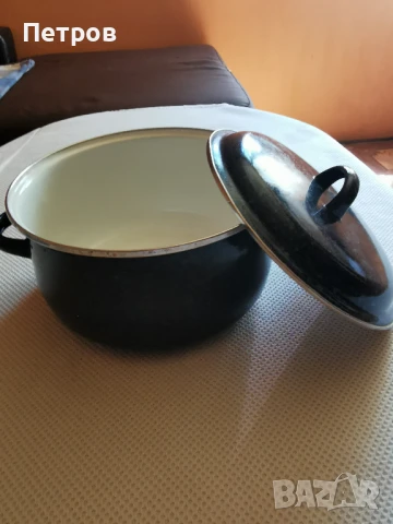 Тенджера 6 л. тъмно синя.80 лв.Нова 