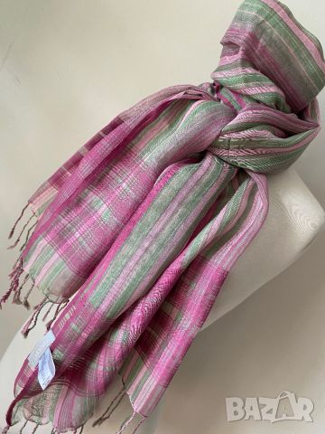 Копринен шал в лилаво и зелено, La boutique, снимка 2 - Шалове - 45428233