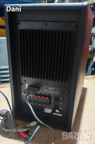 Суббуфер с усилвател 5.1 Schaub lorenz , снимка 2 - Ресийвъри, усилватели, смесителни пултове - 52100201