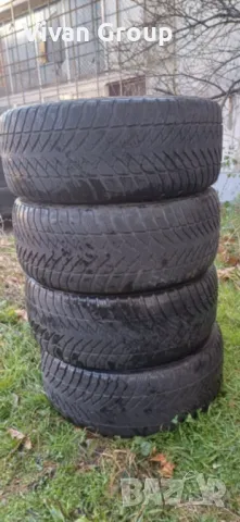 4 броя 17 цола зимни гуми Goodyear 225/50, снимка 1 - Гуми и джанти - 48575312