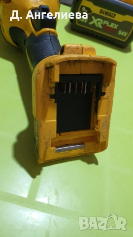 Акумулаторенъглошлайф Dewalt DCG414 flexvolt с куфар и 9Ah батерия, снимка 6 - Ъглошлайфи - 52673538