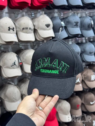 шапки с козирка burberry emporio armani louis vuitton , снимка 2 - Шапки - 50595347