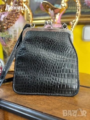 Винтидж чанта Малка чанта с любимата за мен закопчалка тип „целувка“ и текстурирана, релефна повърхн