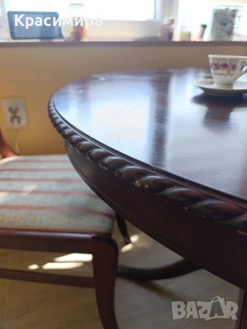 Кръгла старинна маса с 4 стола, снимка 3 - Маси - 54102091