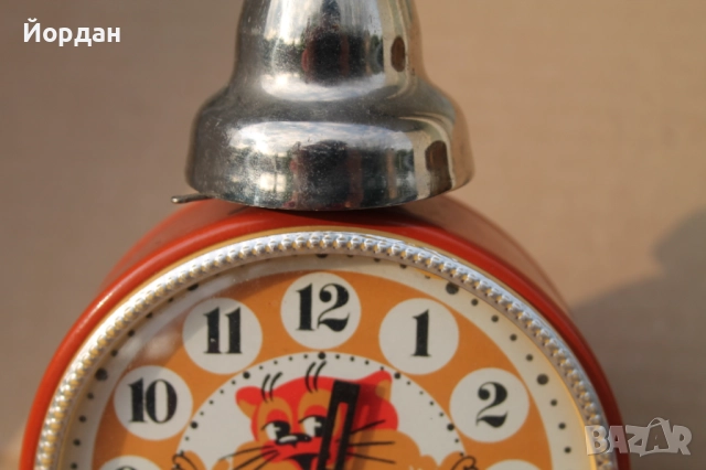 СССР будилник ''Янтар'', снимка 2 - Антикварни и старинни предмети - 52616790