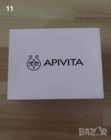 Масаж на лицето с Apivita,два стъклени ролера в опаковка