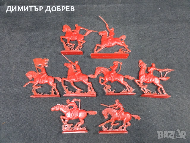 ЛОТ ОТ 8 СТАРИ РЕТРО СОЦ СССР ПЛАСТМАСОВИ ФИГУРКИ ВОЙНИЦИ КОННИЦА