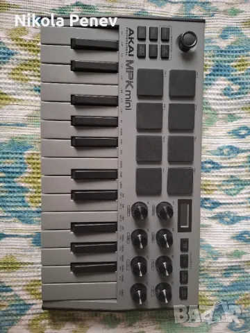 AKAI MPK mini mk3 - сив, снимка 3 - Синтезатори - 47148315