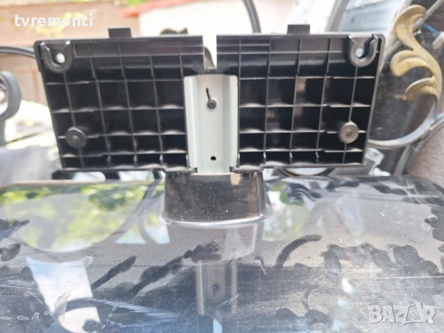 оригинална стойка телевизор LG модел 42LN5200, снимка 2 - Стойки, 3D очила, аксесоари - 50504687