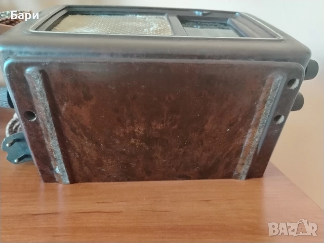 Старо малко бакелитено радио Philips 203U 37 Belgium(Белгия), снимка 11 - Колекции - 51550504