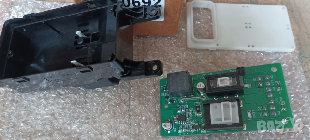 Бутони стъкло Хюндай i20, снимка 8 - Части - 53257183