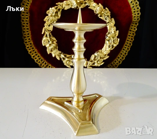 Уникален бронзов свещник Art Deco,14 см. , снимка 2 - Антикварни и старинни предмети - 53035379