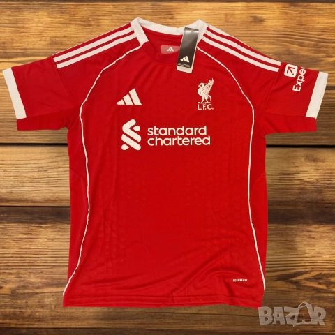 Футболен екип Ливърпул 2025/26