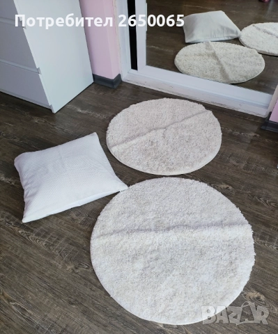 Комплект две бели килимчета с възглавничка!, снимка 4 - Други - 51482485