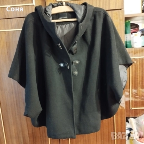 Дамско палто в черно тип пелерина с качулка, снимка 2 - Палта, манта - 52592416