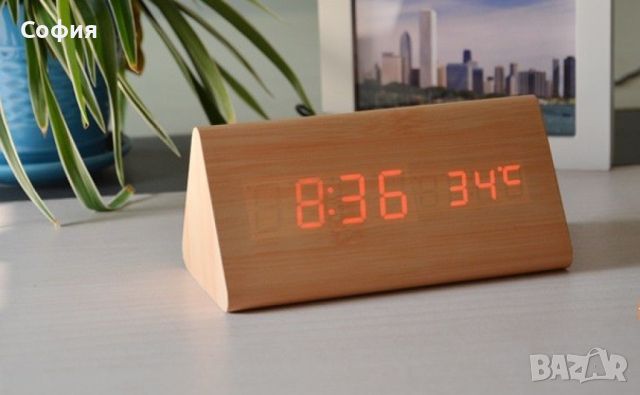 LED Цифров часовник, дървен показващ  часа и температурата