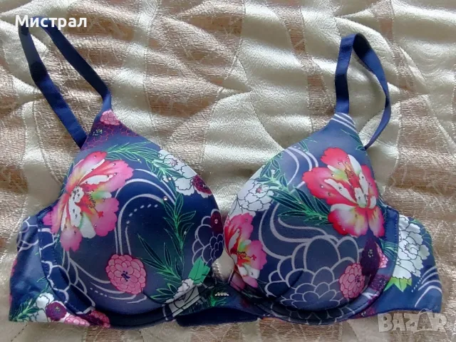 Сутиен Victoria Secret и Triumph , снимка 3 - Бельо - 47405079