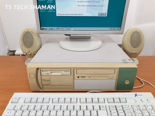 ⭐Продавам рядък ретро компютър FUJITSU SIEMENS с много ретро игри⭐, снимка 4 - Геймърски - 51933875