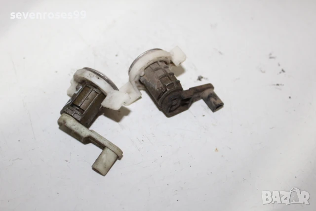 Патрон врата предна ляв десен Рено Меган Сценик 1998 1.6i Renault Megane Scenic, снимка 3 - Части - 51221278