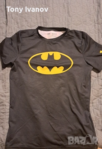 UNDER-ARMOUR черна тениска на Батман 