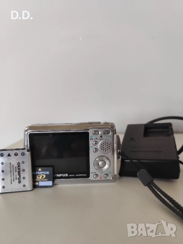 Дигитален фотоапарат Olympus M720SW с карта и зарядно, снимка 2 - Фотоапарати - 51908451