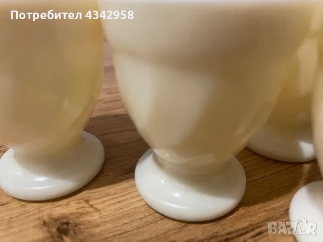 Vintage 1970s .Set of 5 Arcopal Egg Cups.France, снимка 3 - Други ценни предмети - 49169175