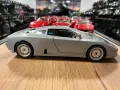 BBURAGO метална колекционерска количка BUGATTI 1965г 1:18,като нова, снимка 2