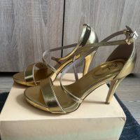 Нови елегантни обувки и рокля , снимка 3 - Дамски обувки на ток - 45782069