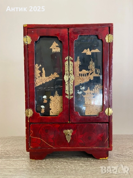 Винтидж китайска кутия за бижута от червено лакирано дърво с резба, снимка 1