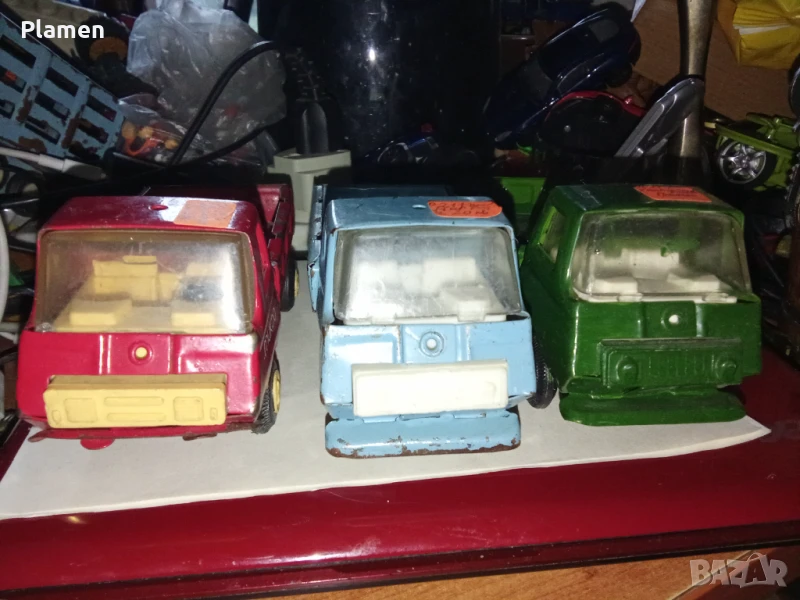 Три камиончета на фабрика МИР Разград , снимка 1
