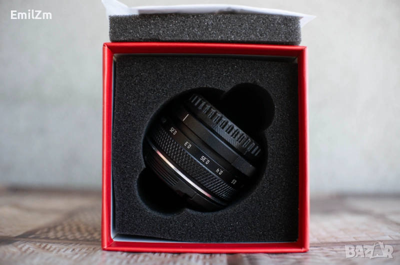 Ръчнфокусен обектив Rockstar 27 mm f/2.8 за Sony E-Mount, снимка 1