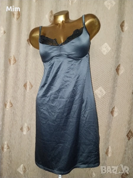  85 С Сатенена, моделираща рокля в оловно сиво, снимка 1