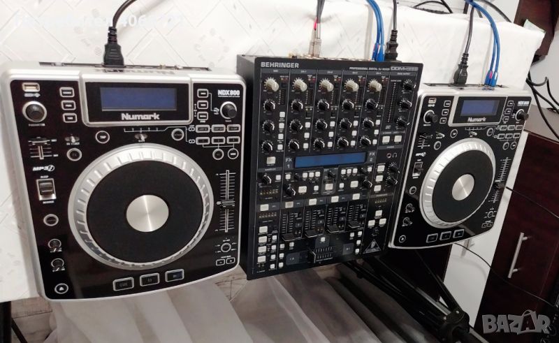 Продавам 2 бр. NUMARK NDX 800 и 1 бр. Behringer DDM 4000, снимка 1