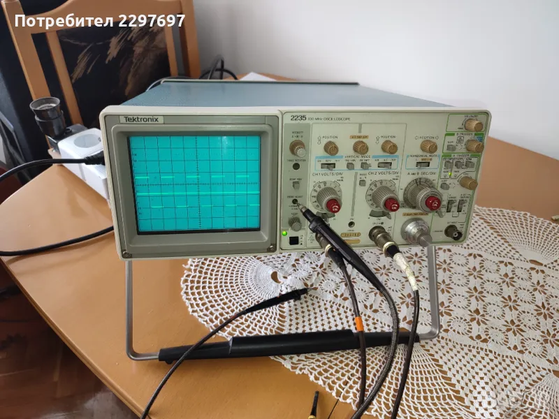 Продавам осцилоскоп TEKTRONIX 2235 100MHz с 1 сонда, снимка 1