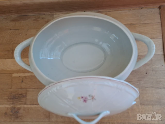 Порцеланов супник, снимка 2 - Прибори за хранене, готвене и сервиране - 51030488