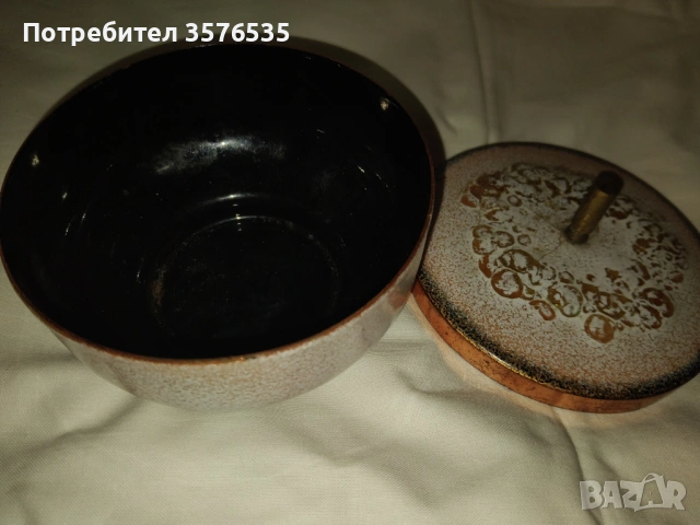 Продавам две порцеланови кутийки за бижута., снимка 7 - Антикварни и старинни предмети - 53309955