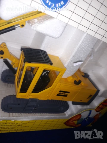 Колкционерски модел на тежка машина за пробиване на дупки в земята -сонда-свредел Joal Made in Spain, снимка 4 - Колекции - 50832605