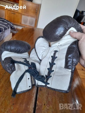 Стари боксови ръкавици, снимка 4 - Други ценни предмети - 53785997