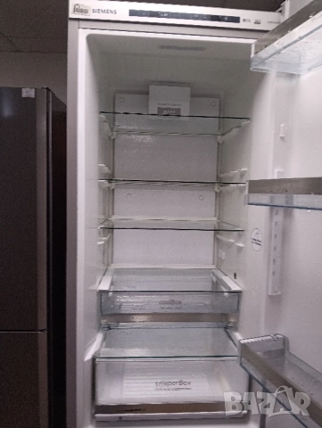 Иноксов комбиниран хладилник с фризер Сименс Siemens A+++ 2 години гаранция!, снимка 7 - Хладилници - 51993664