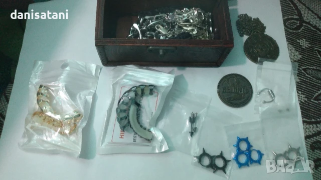 продавам кашонче с различни неща, снимка 2 - Антикварни и старинни предмети - 51187112